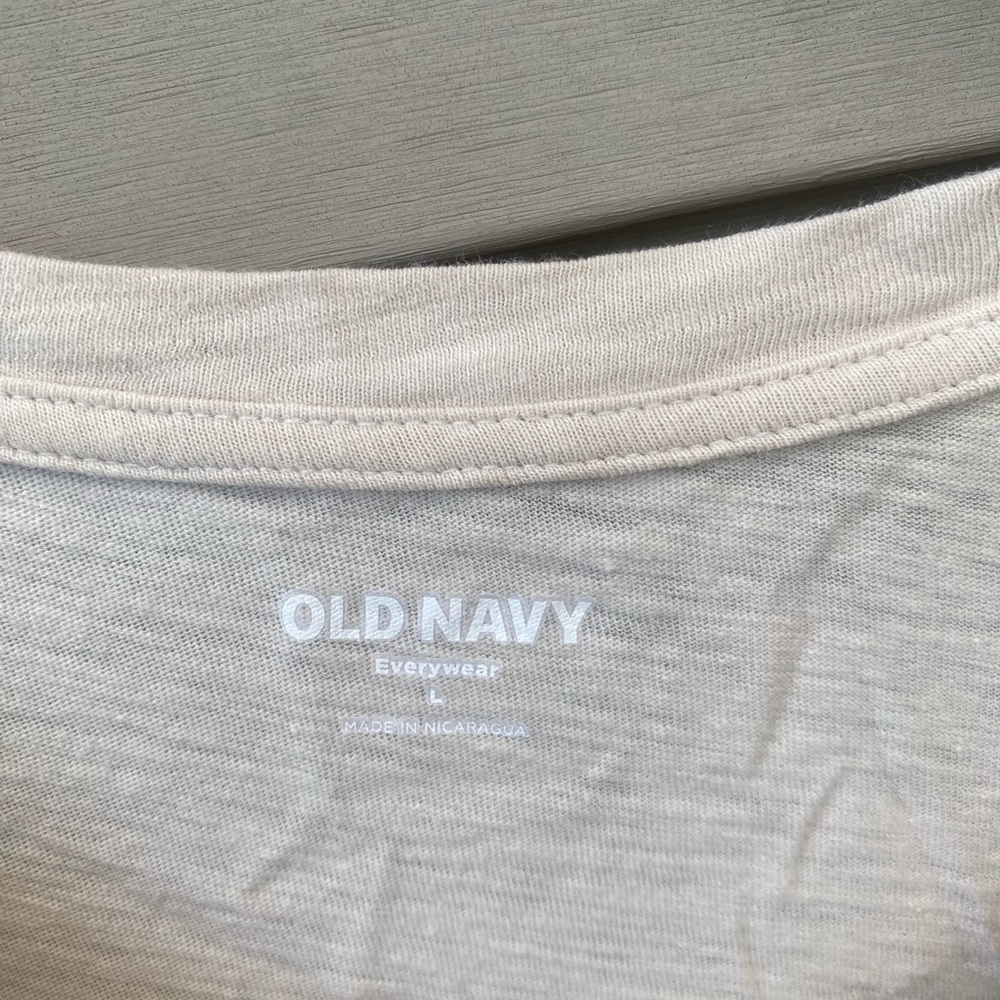 Old Navy Off-White Short Sleeve Relaxed Tee - Picture 6 of 7